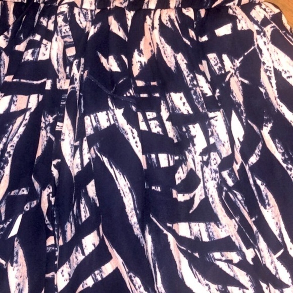 Olivaceous navy white Beachy elastic waist skort shorts size small - Picture 3 of 4